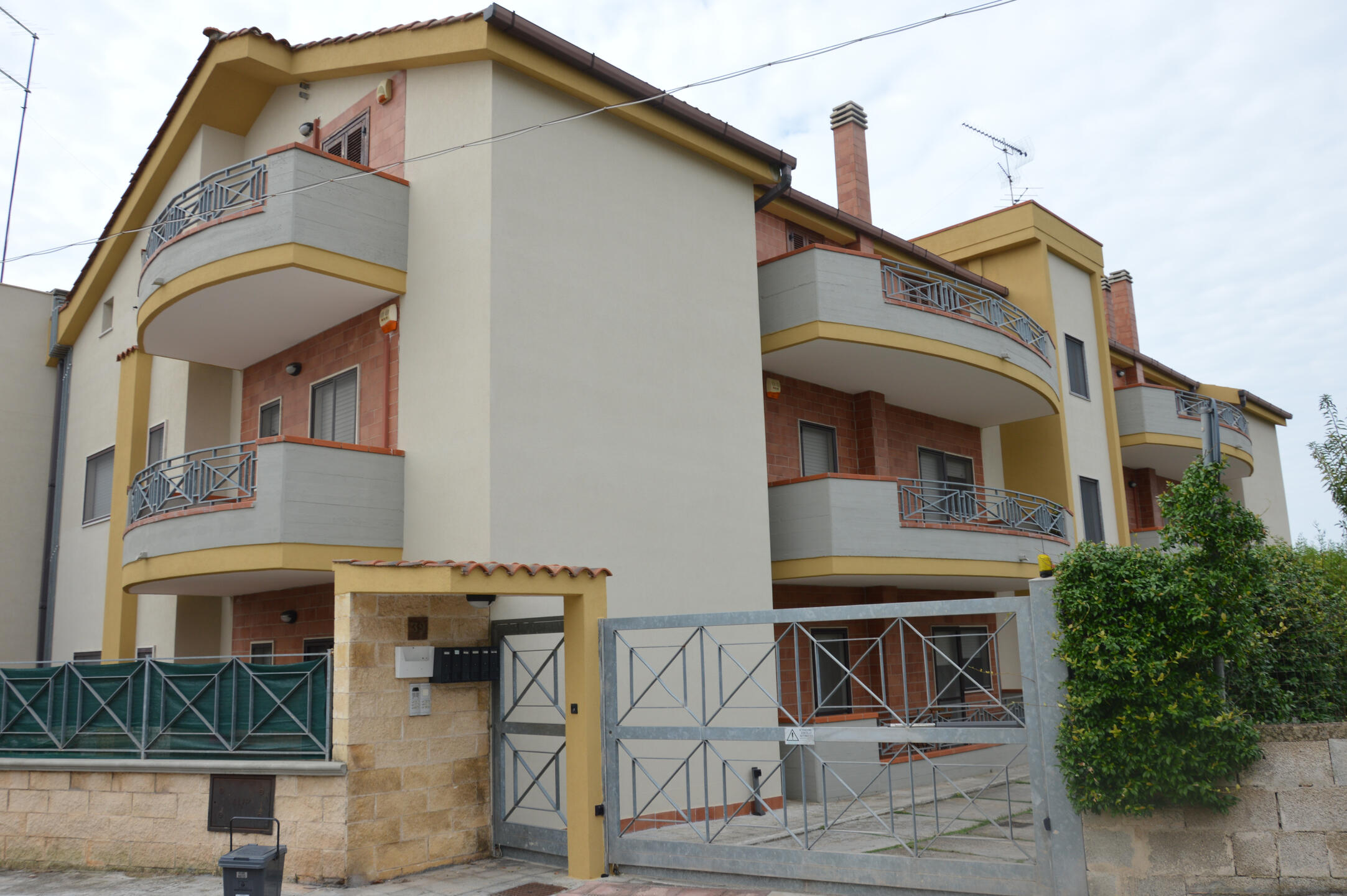 Via Cilea, 37 - Statte (TA) Realizzazione di complesso edilizio di n°6 unità abitative.